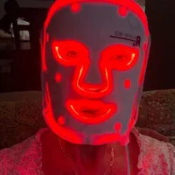 Rajani MD PlasmaGLO LED Face and Jowl Mask - Picture 8 of 14